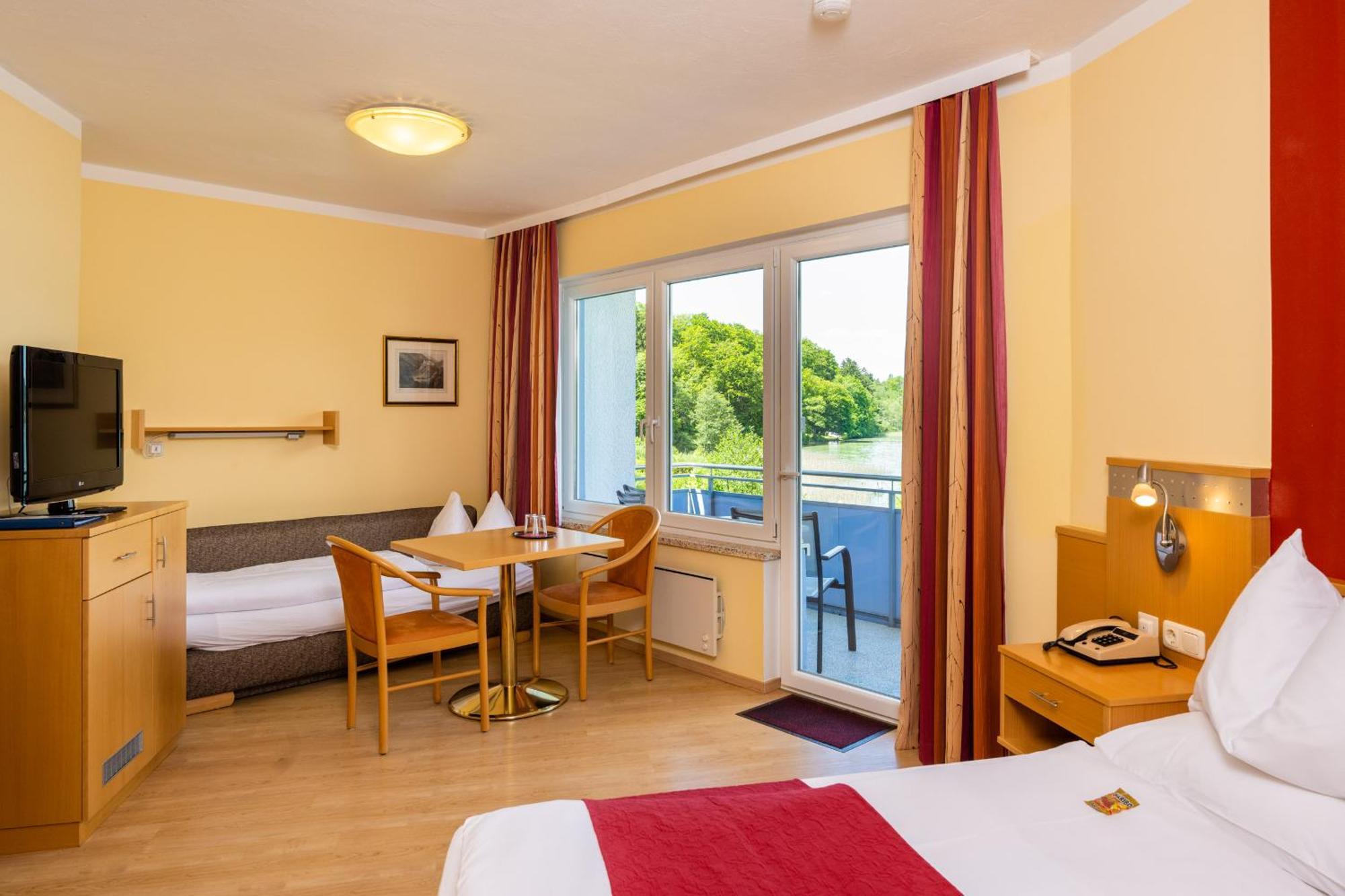 Strandhotel Schabus Velden am Woerthersee Phòng bức ảnh