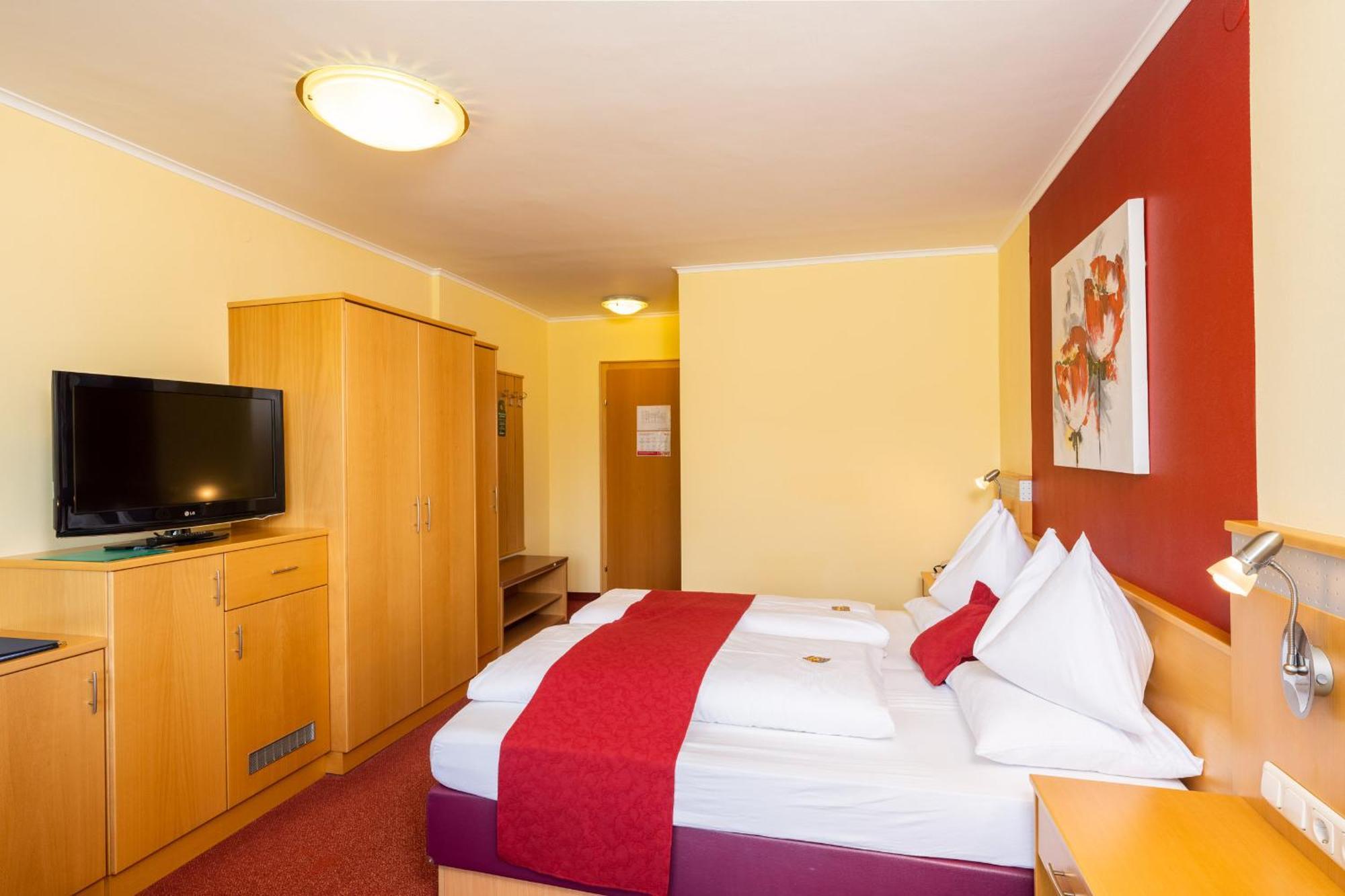 Strandhotel Schabus Velden am Woerthersee Phòng bức ảnh